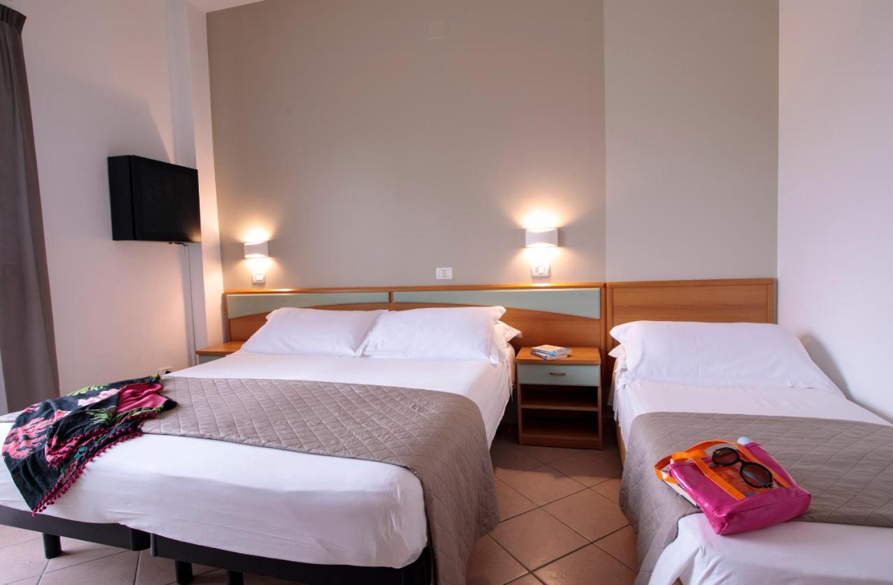 Hotel Holland 里米尼 外观 照片