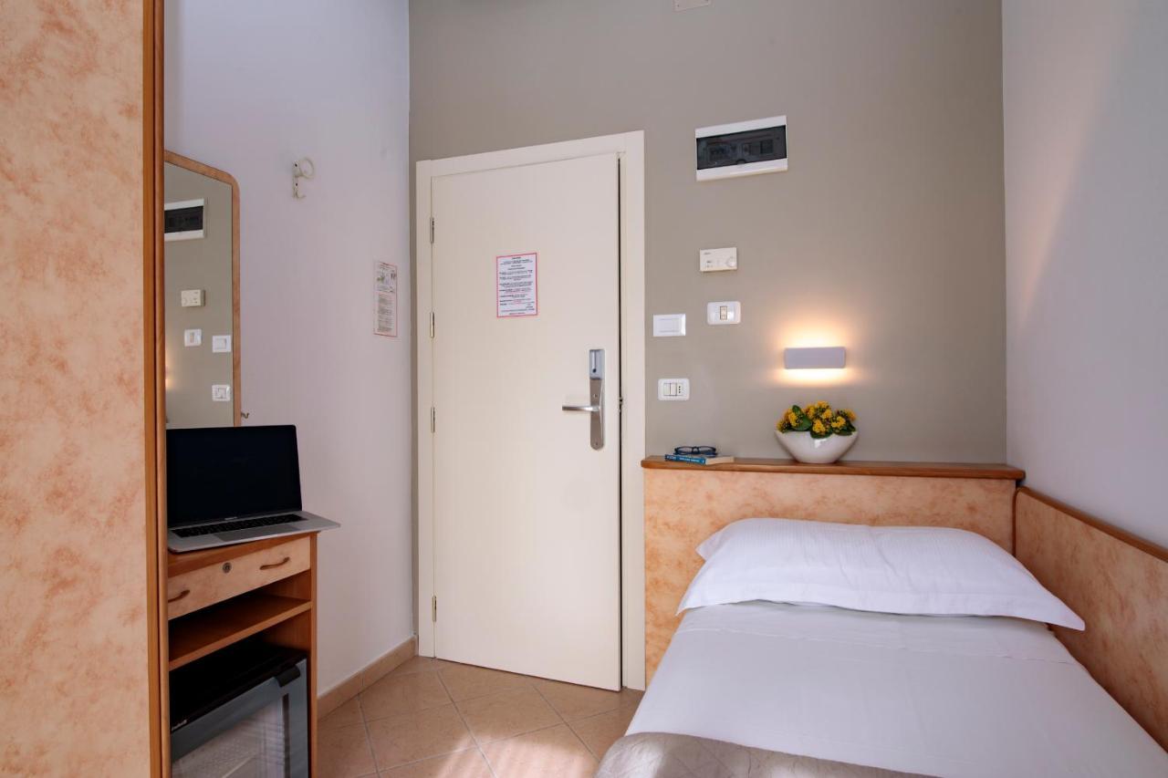 Hotel Holland 里米尼 外观 照片