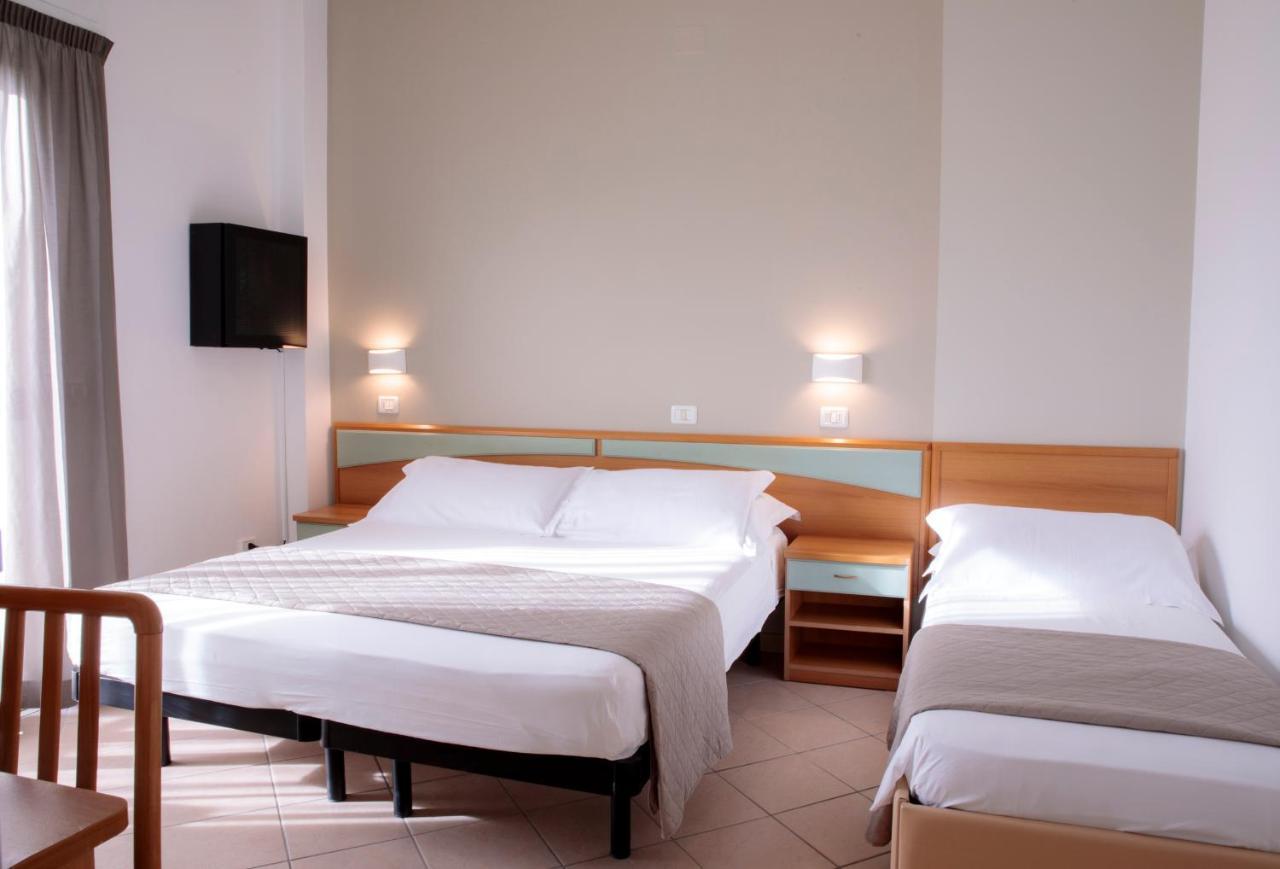 Hotel Holland 里米尼 外观 照片
