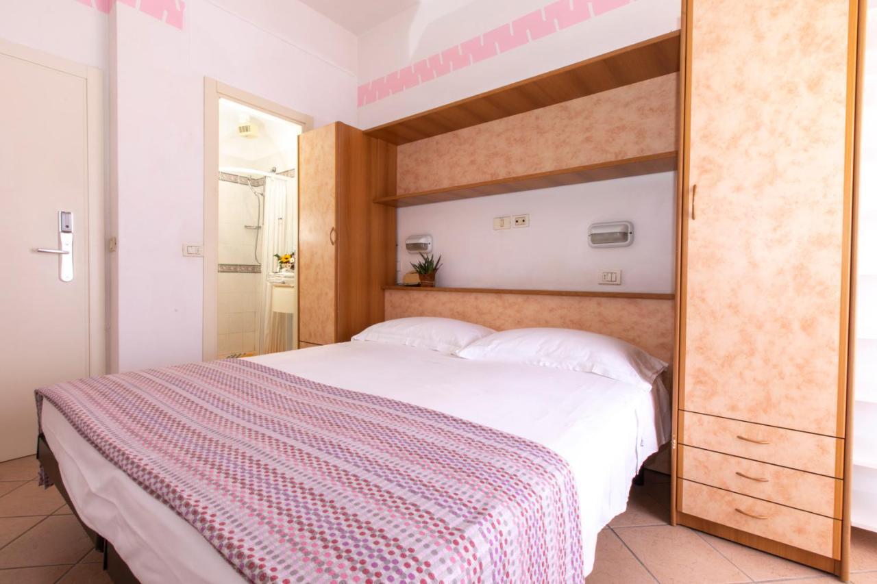 Hotel Holland 里米尼 外观 照片